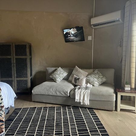 Simba Safaris African Pride Exotic Lodge Lephalale Exteriör bild