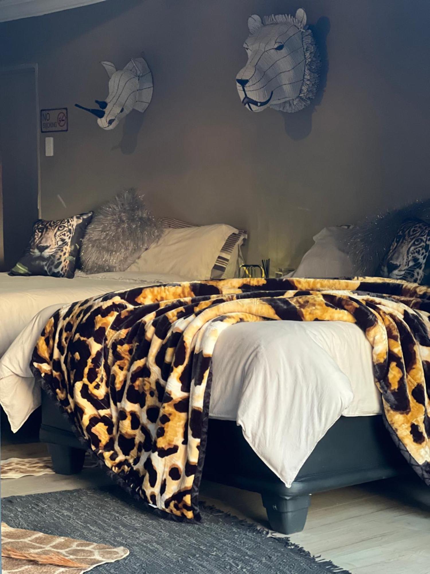 Simba Safaris African Pride Exotic Lodge Lephalale Exteriör bild